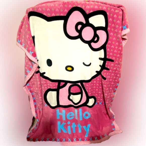 Hello Kitty Sanrio Eye Wink Oversized Throw Blanket 78” x 59” Blossom Kitty - Picture 1 of 5